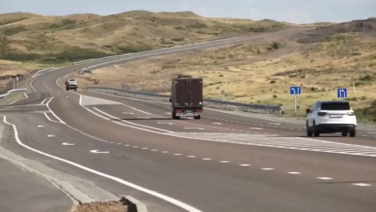 Абай облысында оқушы экоасфальт жасап шықты