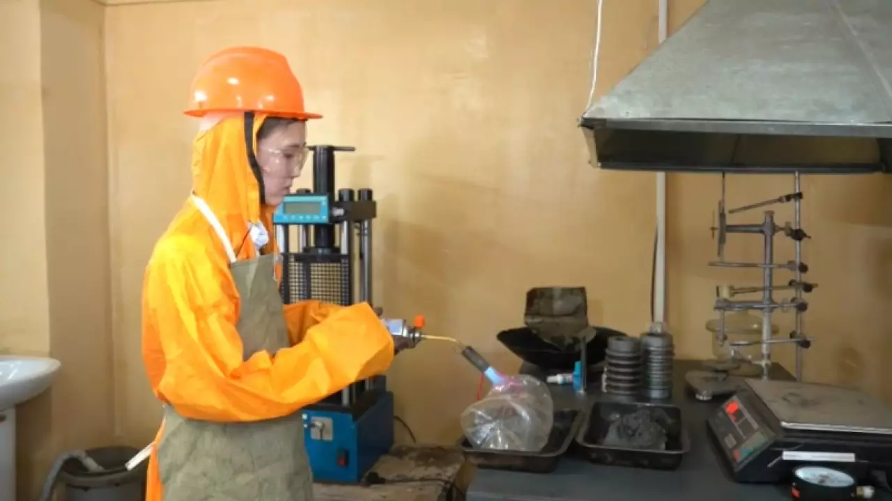 Асфальт из пластика создала школьница