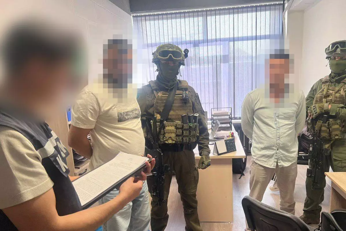 КНБ пресек телефонную схему, через которую казахстанцам звонили мошенники