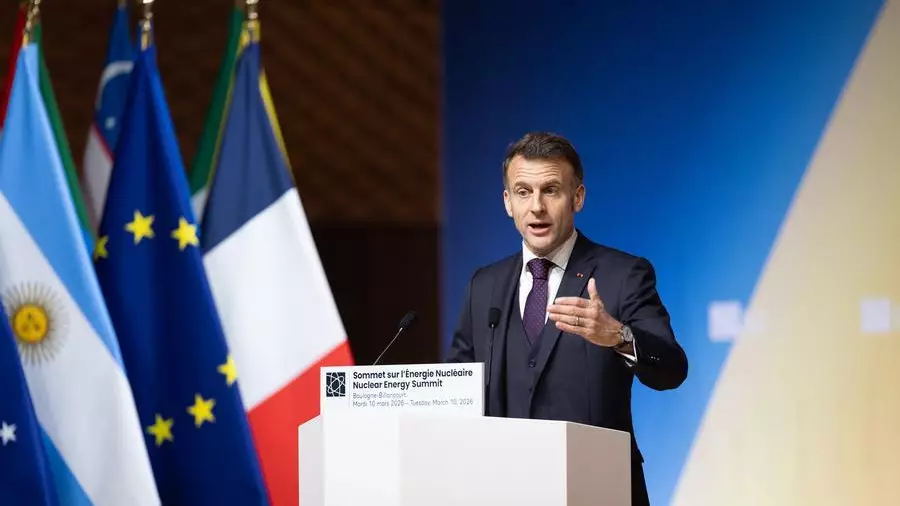 Макрон заявил о намерении возобновить диалог с Ираном