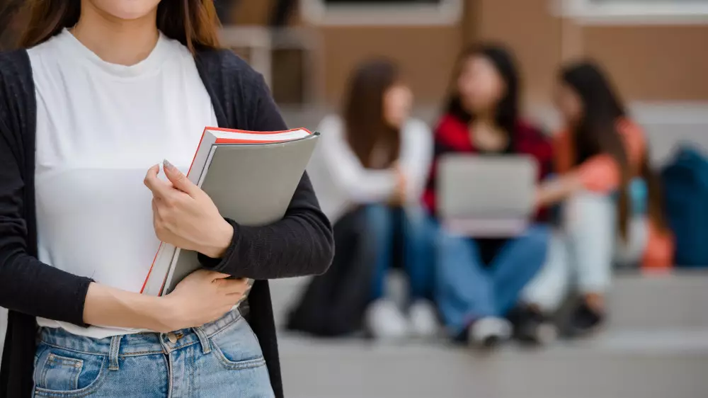 “Болашақтықтарға“ шетелде ақша жетпей ме? Орталық сындар фонында мәлімдеме жасады