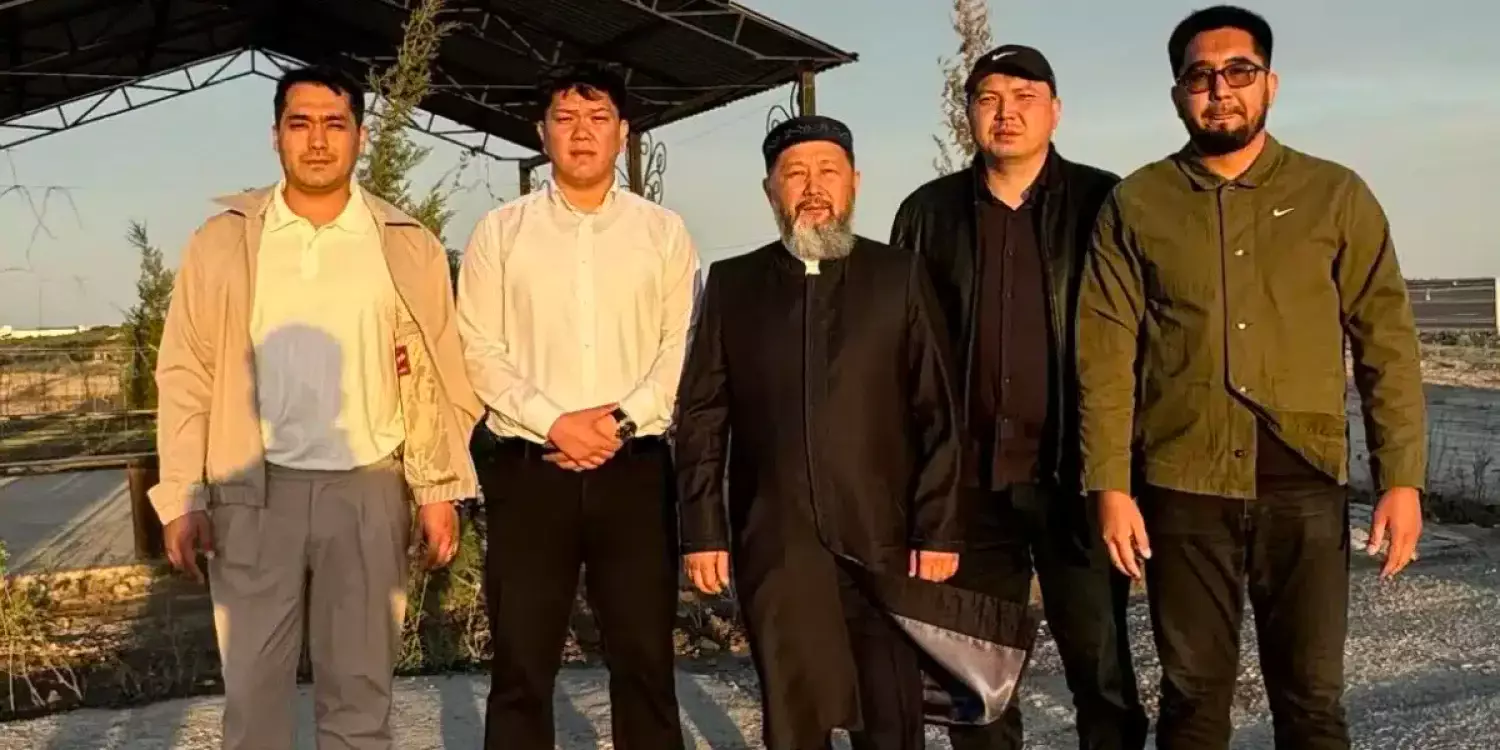 Бас мүфти Шахановтың басына барып зиярат етті