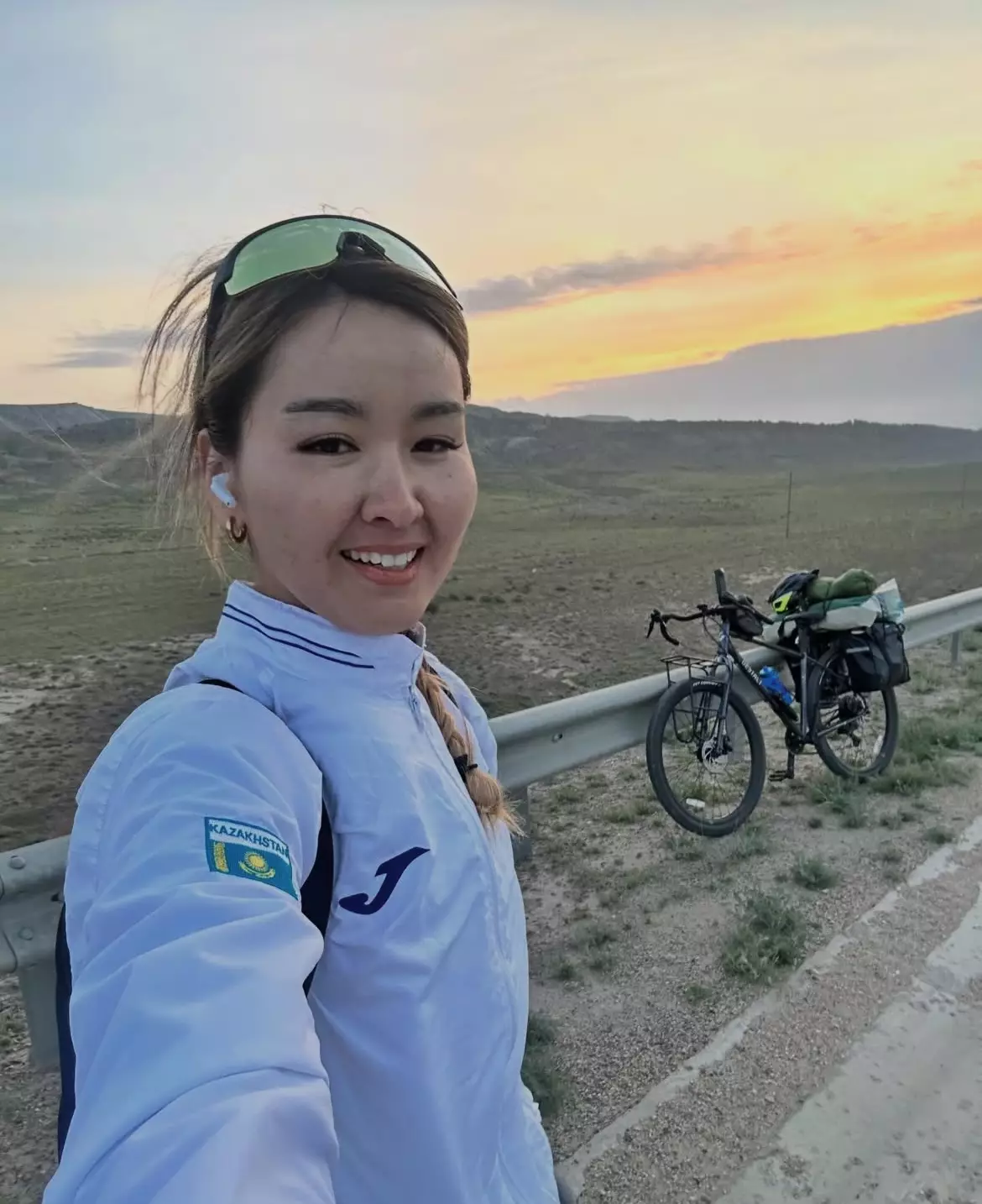 22 жастағы бойжеткен Қазақстанды велосипедпен аралап шықпақ