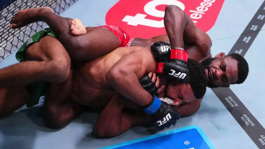 Рейтинги UFC: повышение экс-чемпиона, взлет сенсационного ветерана и другие обновления