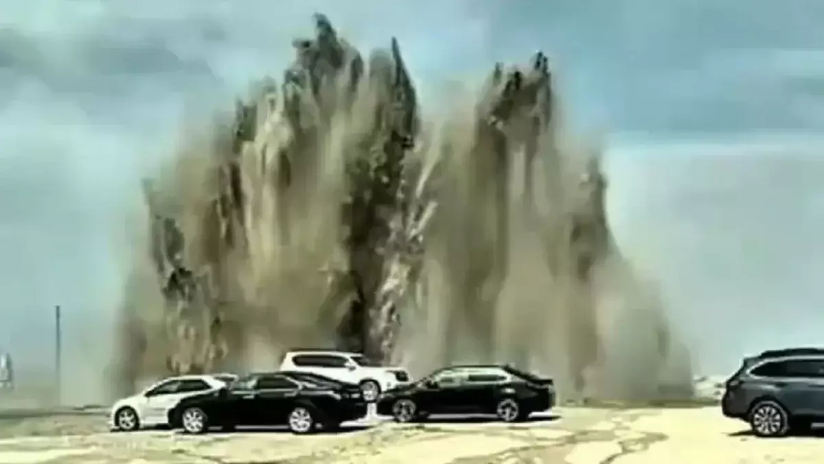 Жаңаөзенде жер астынан су атқылады