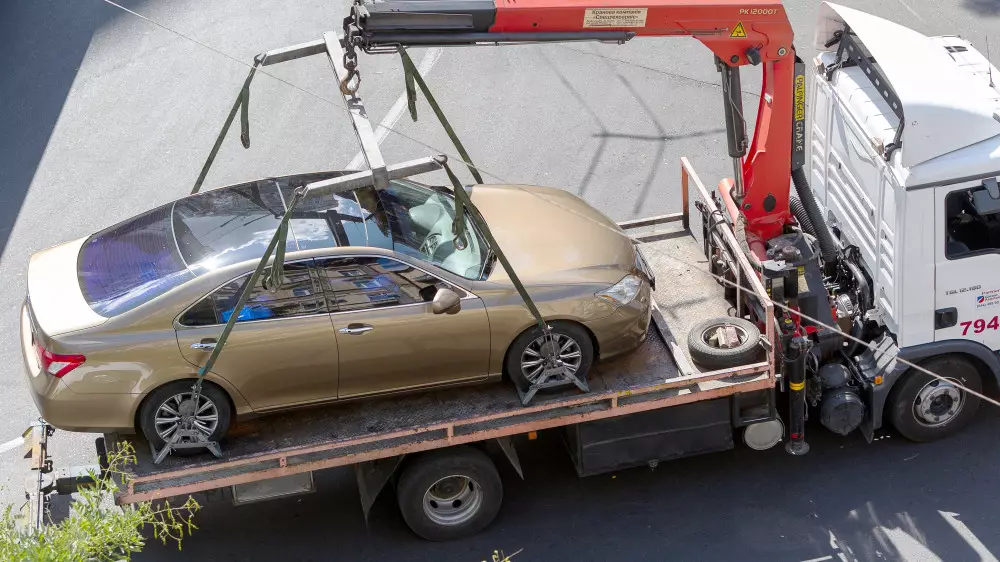 Эвакуация в Астане стала платной - автомобили увозят на штрафстоянки