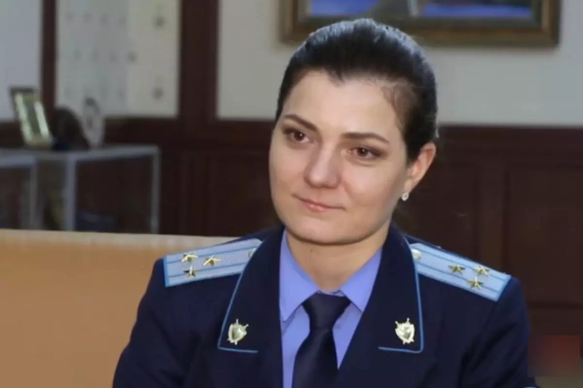 Олеся Кексельдің әуежайдағы фотосына Бас прокуратура түсініктеме берді