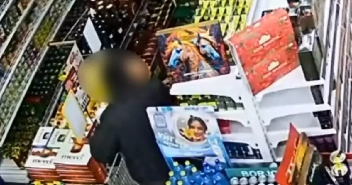  Тәттіқұмар ұры: Өскемен тұрғыны дүкеннен 100-ге жуық шоколад ұрлаған 