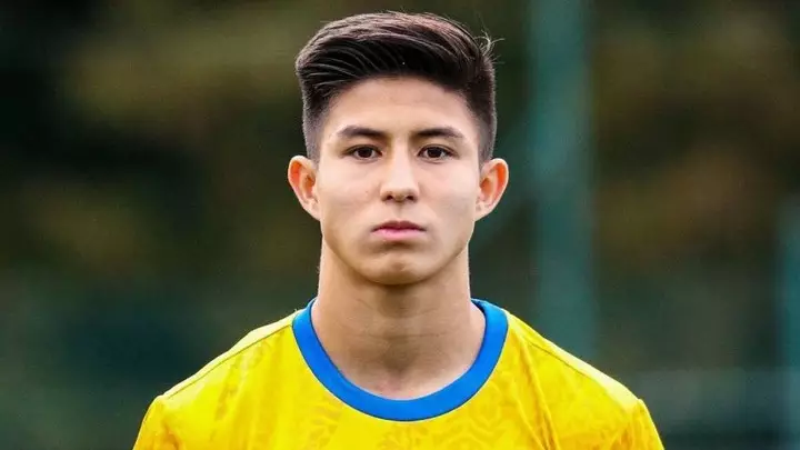 Сатпаев назван лучшим нападающим в истории Казахстана