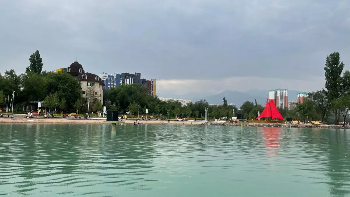 В озере Сайран опять замечены купающиеся дети: ДЧС дал комментарий