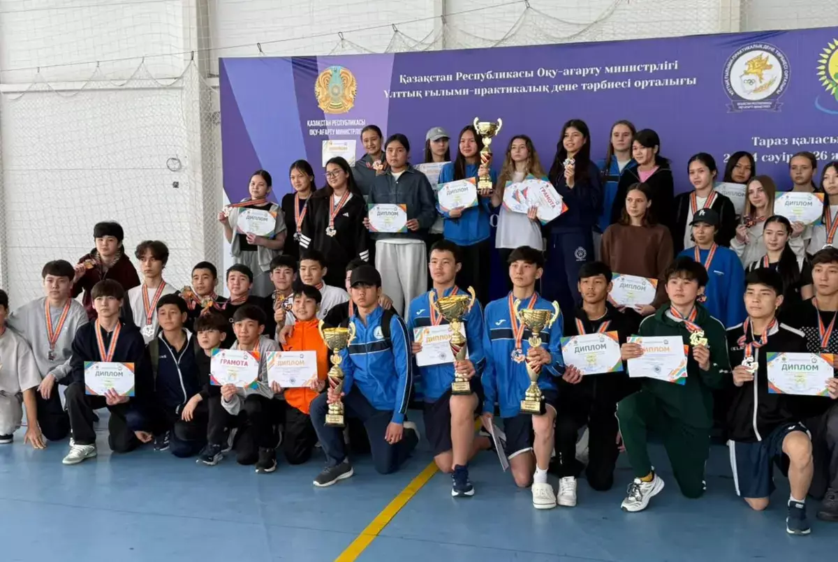 Пловцы из Мангистау взяли «золото» VIII летней гимназиады среди школьников - новости на Lada.kz 28.04.2026