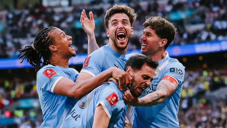 Манчестер Сити сыграет три матча за неделю. Почему?