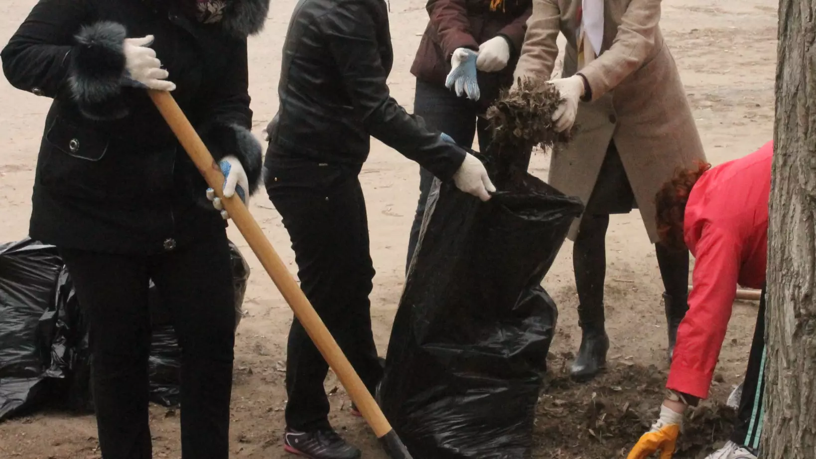 "Көше сыпыруға дайынмын!"деген мұғалім өз талаптарын қойды