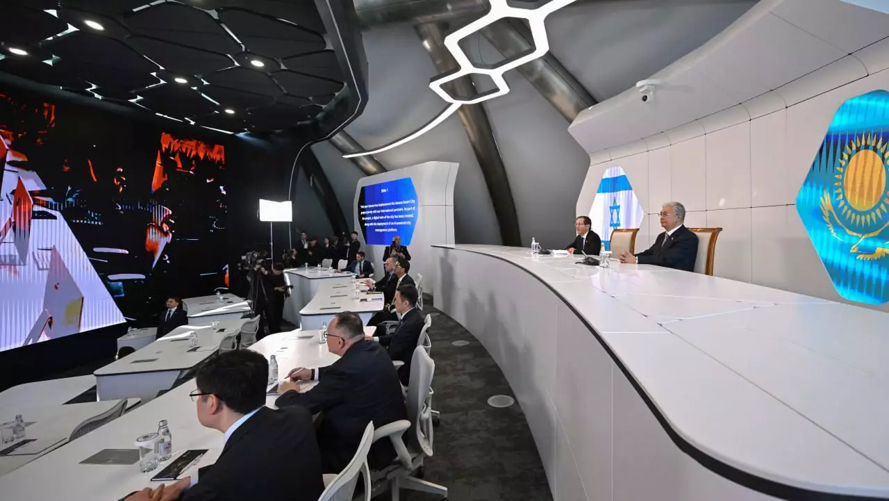 Токаев и Герцог посетили Международный центр искусственного интеллекта Alem.ai