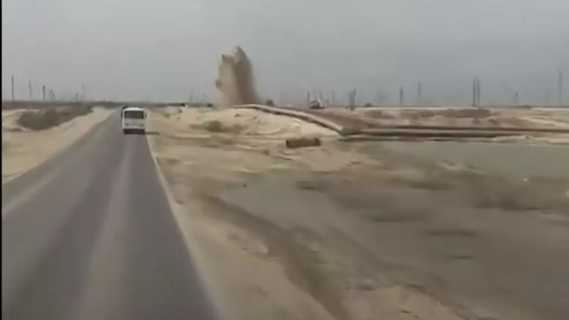 Маңғыстау облысында құбыр жарылып, көшені су басты