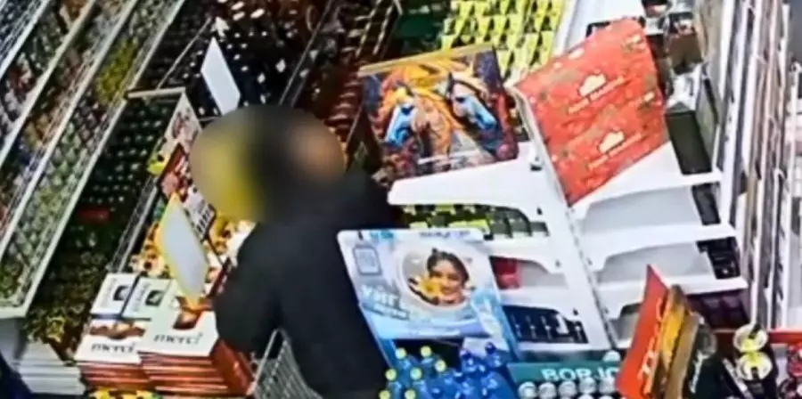 “Тәттіқұмар“ ұры: Өскеменде ер адам 100-ге жуық шоколад ұрлаған