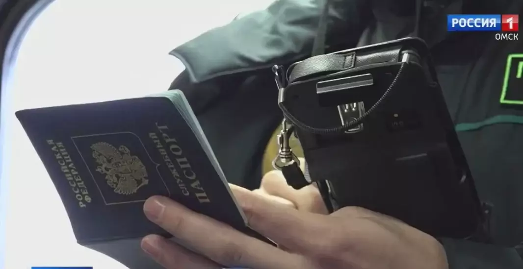 Омича не хотели пускать в Казахстан из-за путаницы с двойником.