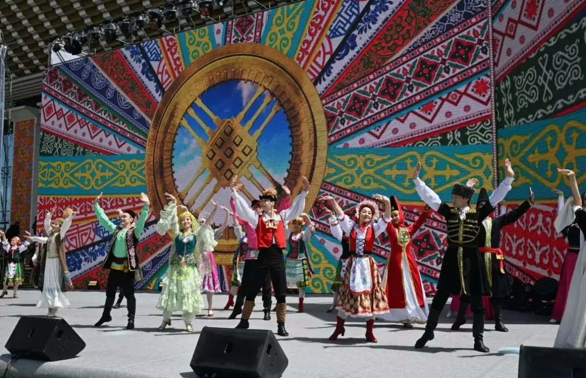 Мамырда 14 күн демалыс: Астана мен Алматыда мерекелерді қалай өткізуге болады