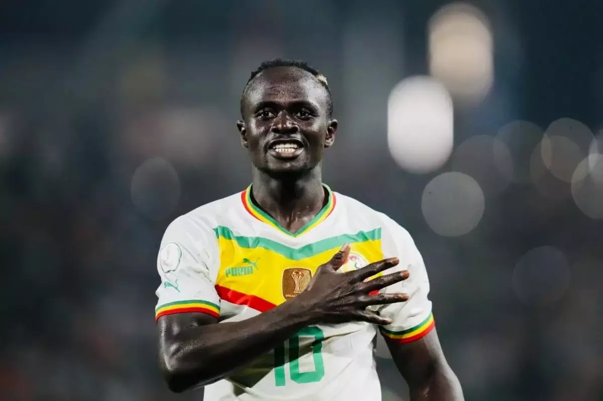 Бір ғана футболшы елінің футбол федерациясын баспаналы етті