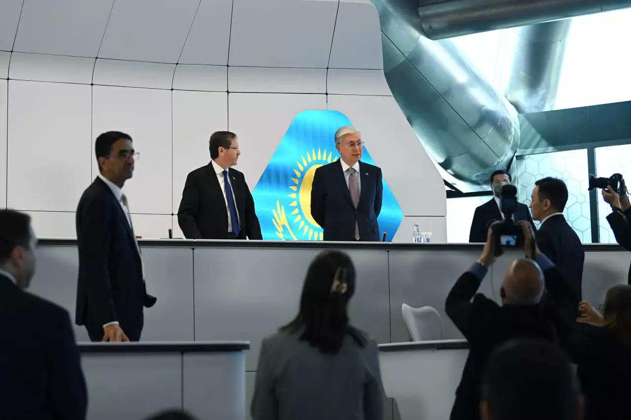 Қазақстан мен Израиль президенттері Alem.ai Халықаралық ЖИ орталығына барды