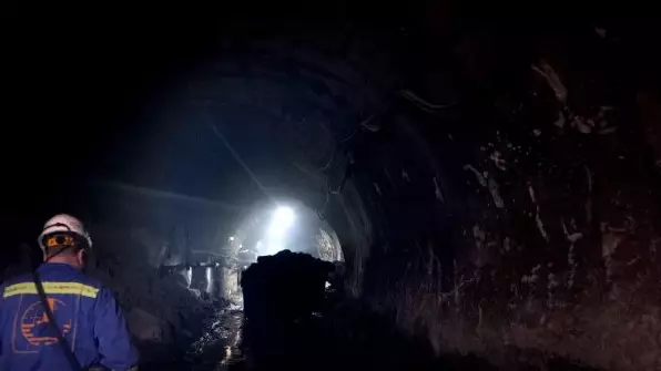 Пролежал под завалами 4 часа: стало известно о состоянии шахтера в области Абай