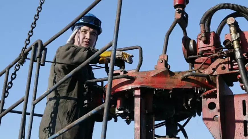 Казахстан перераспределит 260 тысяч тонн нефти из-за невозможности транзита по Дружбе.