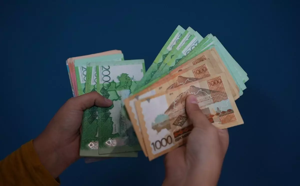 Қазақстандық әйел алимент өндіру үшін өз қызын сотқа берді