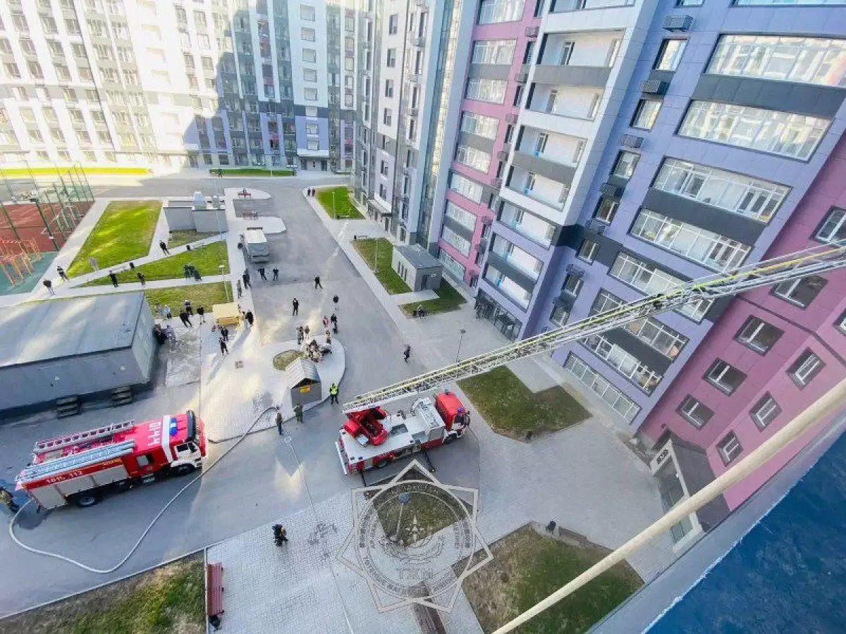 Астанада көпқабатты үйде өрт шығып, тұрғындар эвакуацияланды