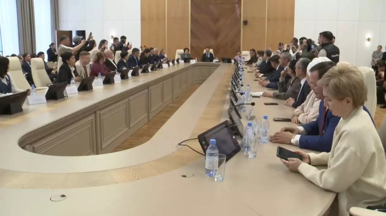 Депутаты разъяснили новеллы Конституции