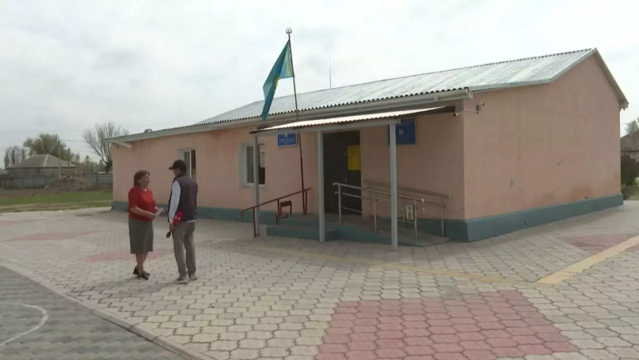 Жамбыл облысында балалар 100 жылғы мектепте оқып жүр