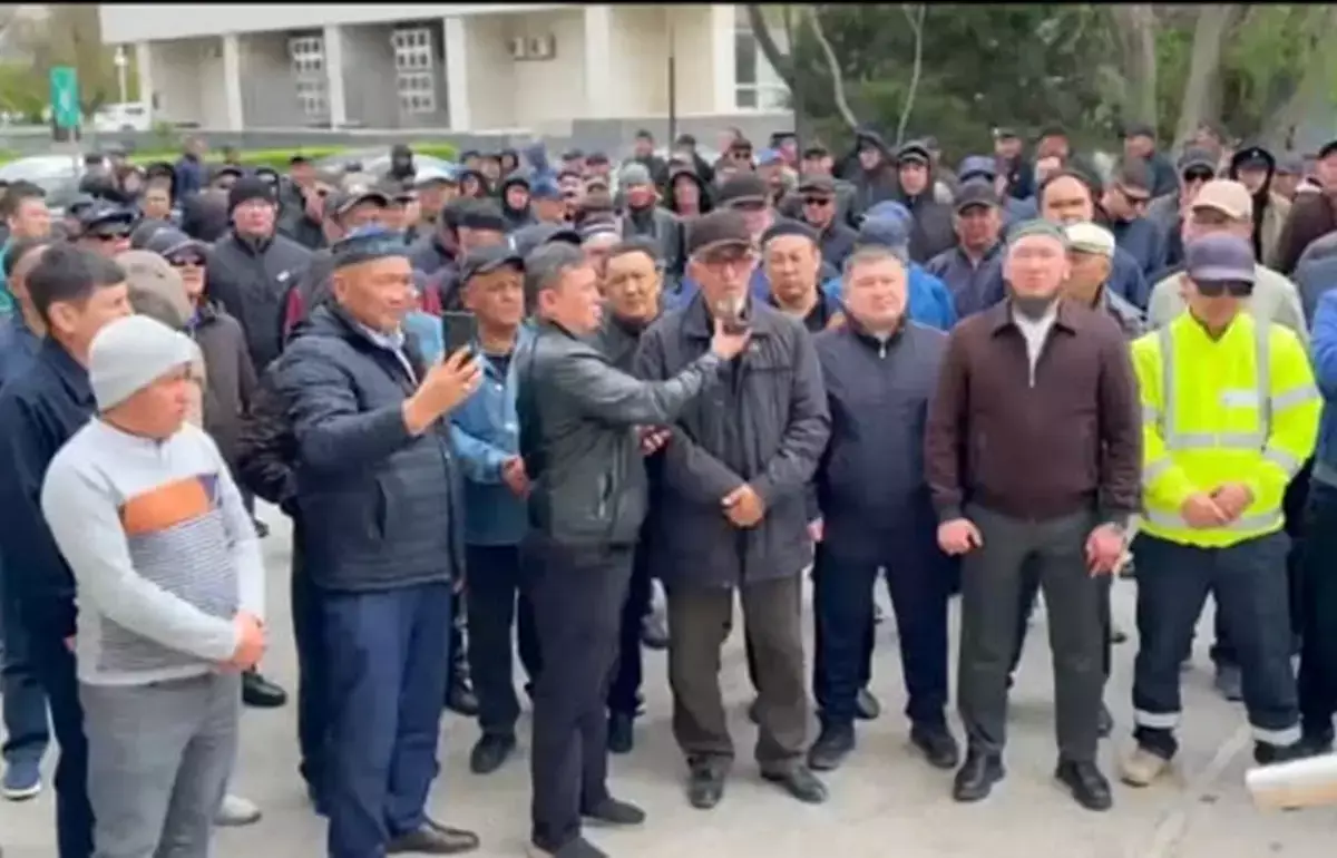 40 тысяч машин «вне закона»: водители Актау просят Президента снизить стоимость легализации - новости на Lada.kz 28.04.2026