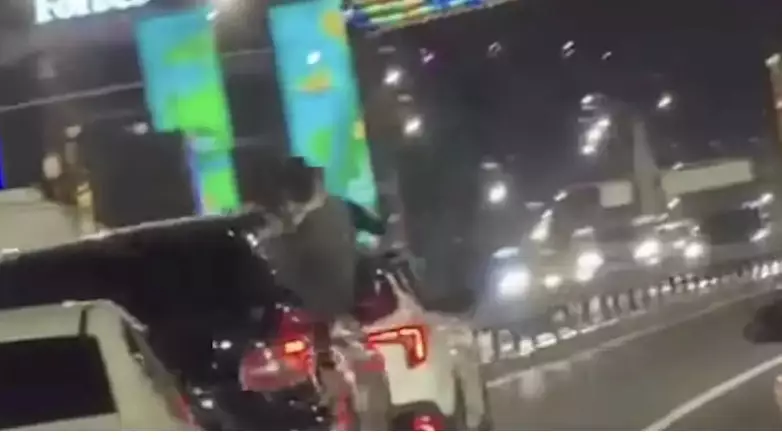 Алматыдағы рейд: Әл-Фараби даңғылында жарысқандар көліктерінен айырылды