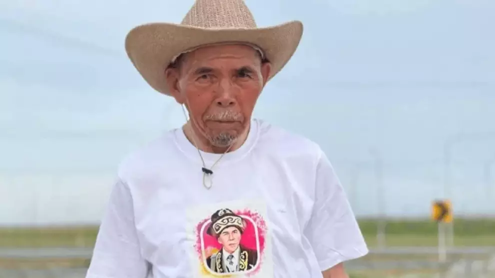 Ұлытаулық 76 жастағы ақсақал 53 күннің ішінде Парижге жаяу жетті