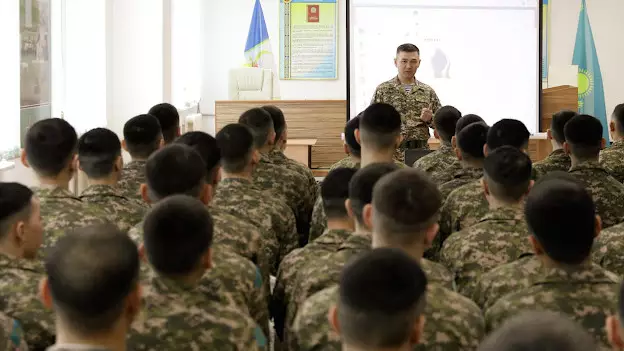 Систему выплат военнослужащим обновили в Казахстане — подробности