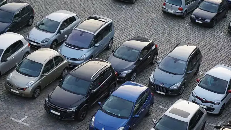 Тысячи машин не могут узаконить: водители просят снизить цену легализации