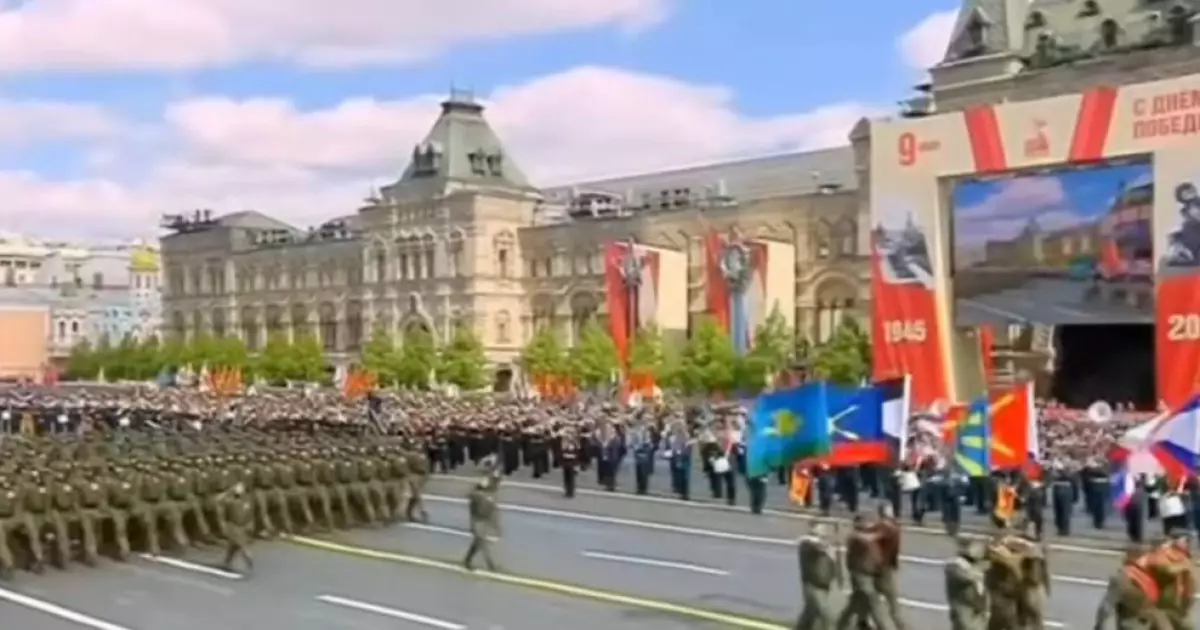  Биыл Қызыл алаңдағы шеру  әскери техникасыз өтеді 