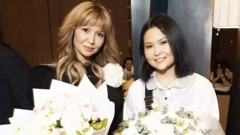 «Қайда жұмсалды?»: Бибісара Асаубаеваның анасы шахмат федерациясынан 30 миллион доллардың есебін сұрады