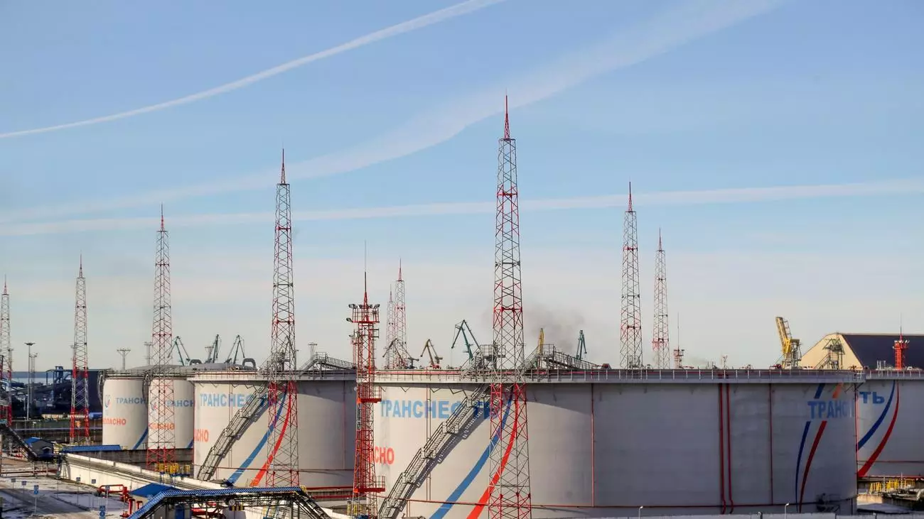 Казахстан планирует транспортировать нефть из трубопровода Дружба через российские порты.