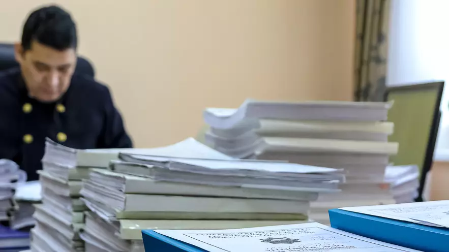 Дочь обязали платить алименты матери через суд