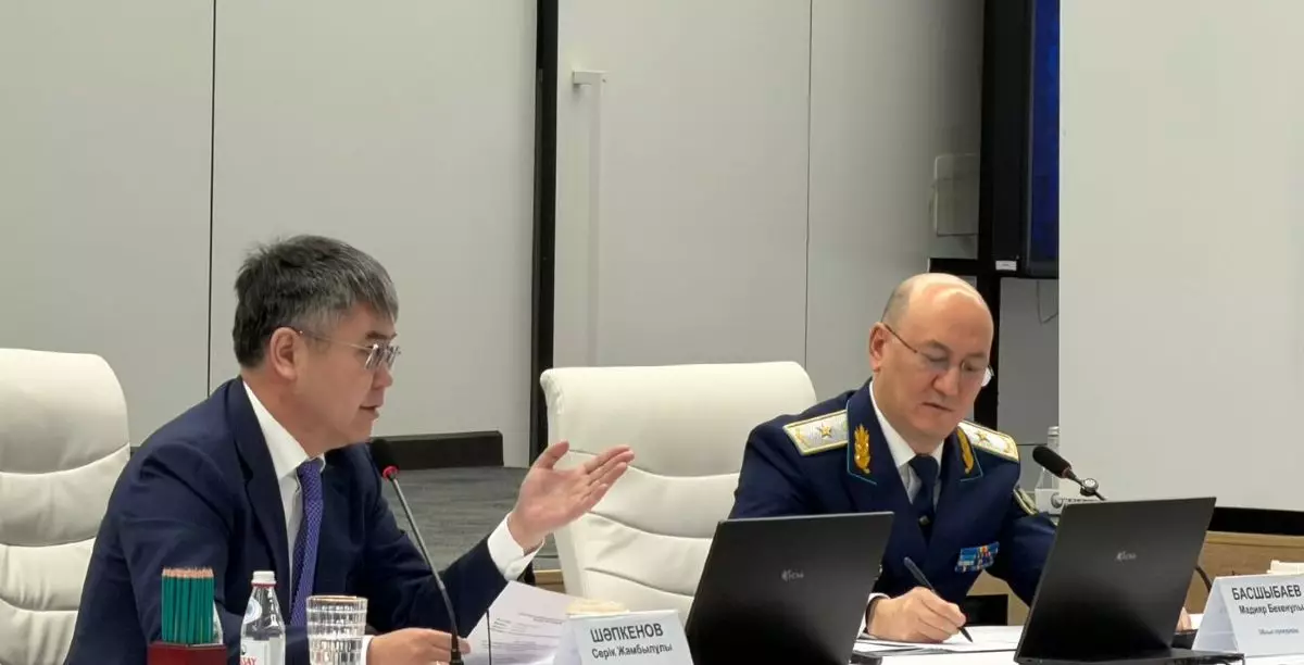 Прокуратура вывела журналистов с «открытого» заседания по озеленению в Атырау