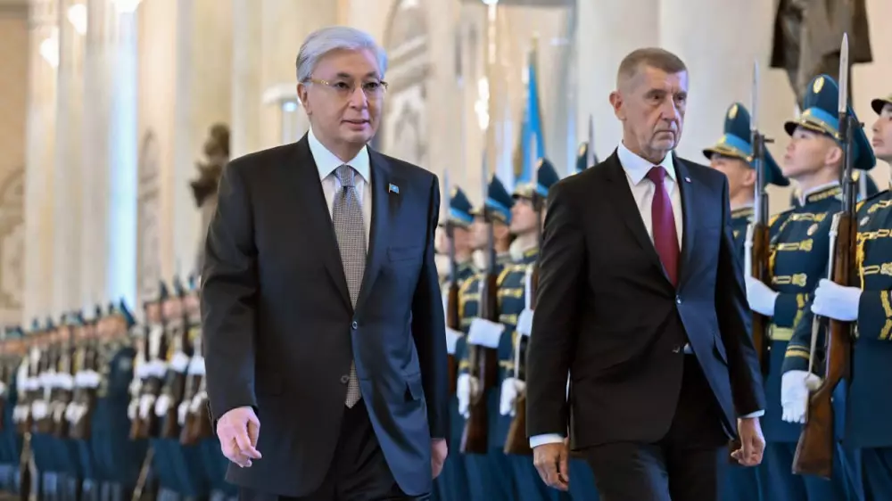 Тоқаев Ақордада Чехия премьер-министрін қарсы алды