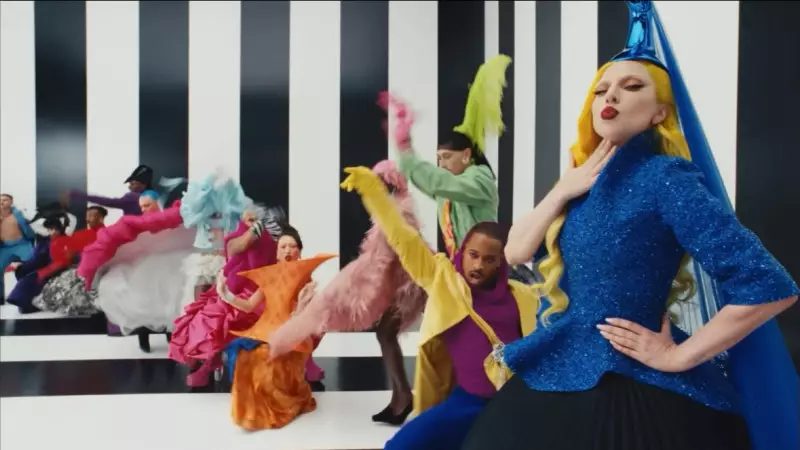 Казахстанка Мадина Бейсекеева снялась в клипе Lady Gaga