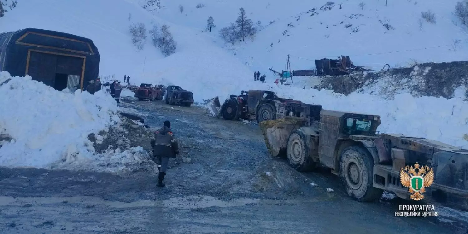 Ресейде қазақстандық қар көшкінінің астында мерт болды