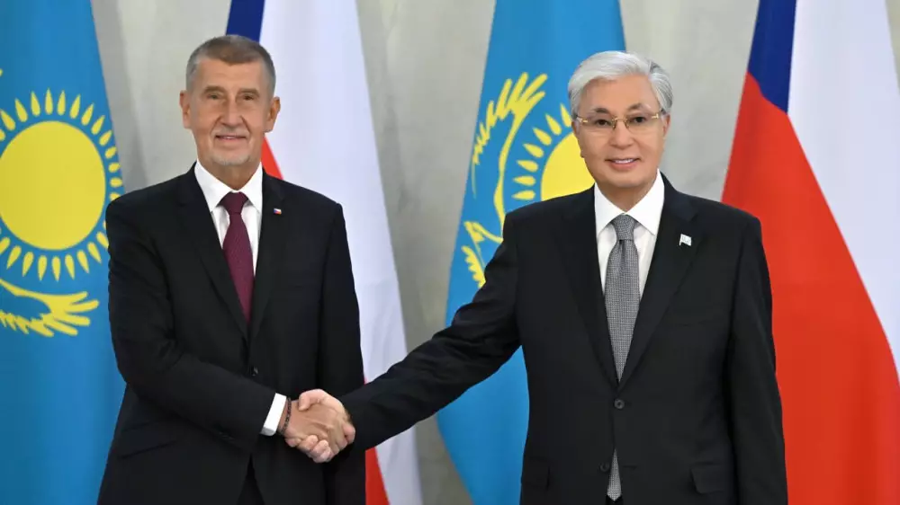 Тоқаев пен Чехия премьер-министрі шағын құрамда келіссөз жүргізді