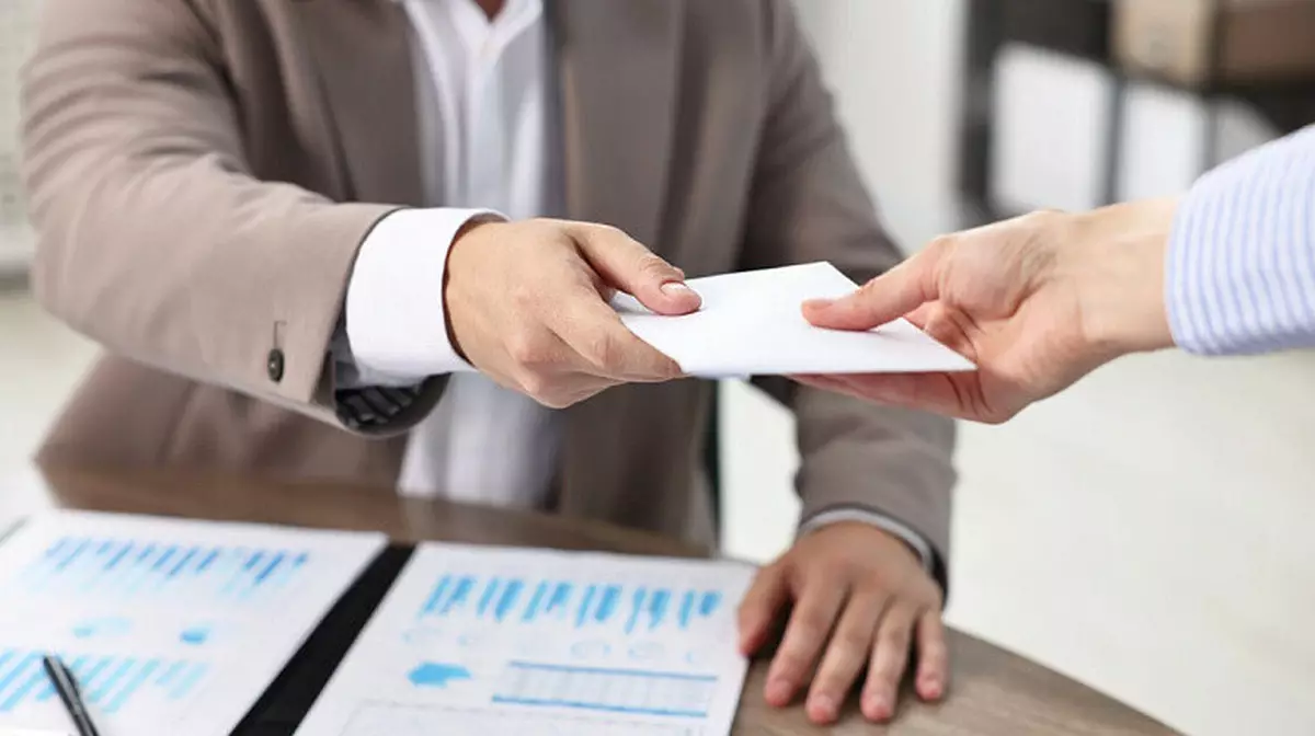 Бухгалтеров обяжут отчитываться за зарплаты "в конвертах"