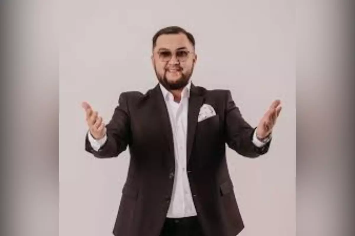 В Казнете обсуждают инцидент в поезде с участием известного КВН-щика