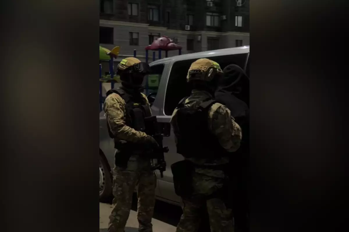 Килограмм черной икры изъяли у 26-летнего жителя Актау