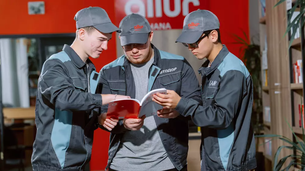 Где учиться на машиностроителя и какие возможности открывает отрасль