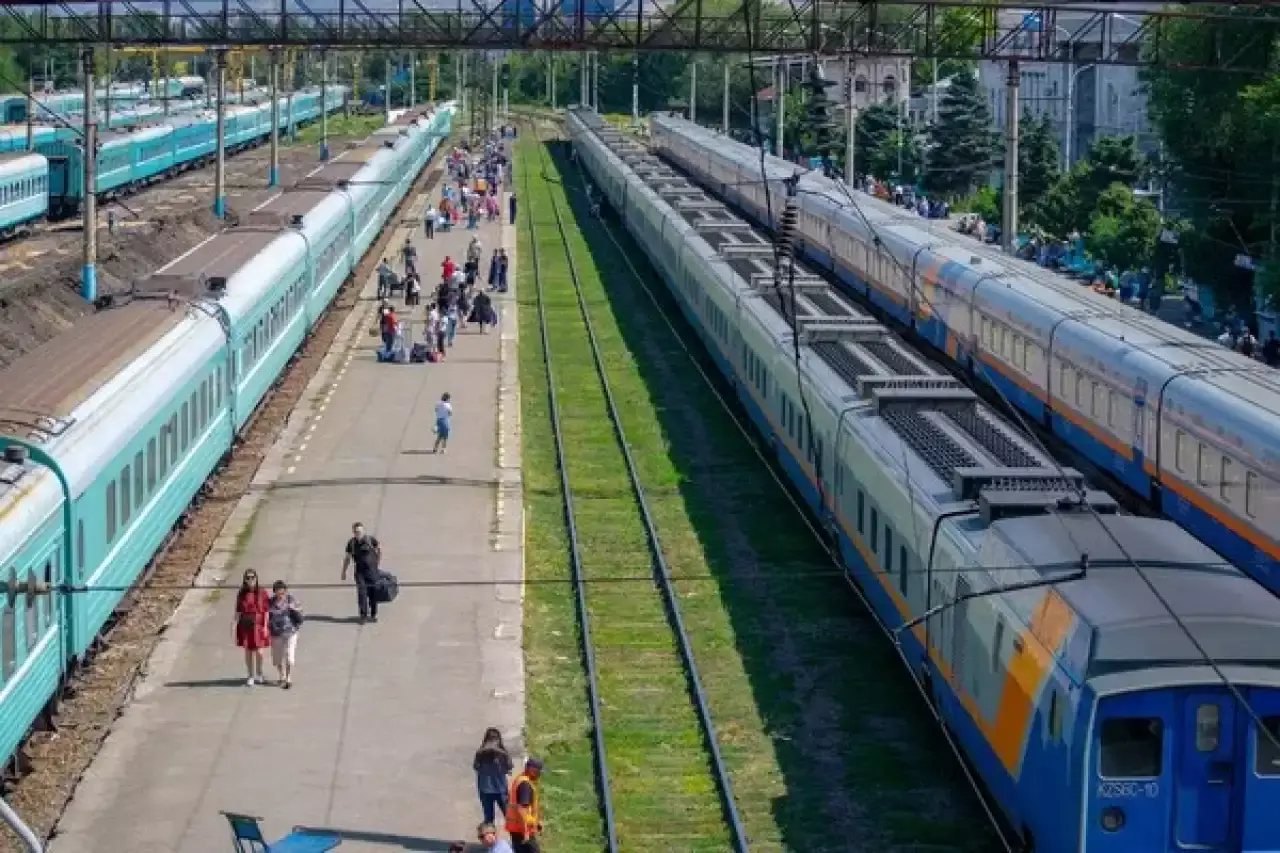 Алматы–Ақтөбе пойызындағы қайғылы оқиға: жолаушы көз жұмды