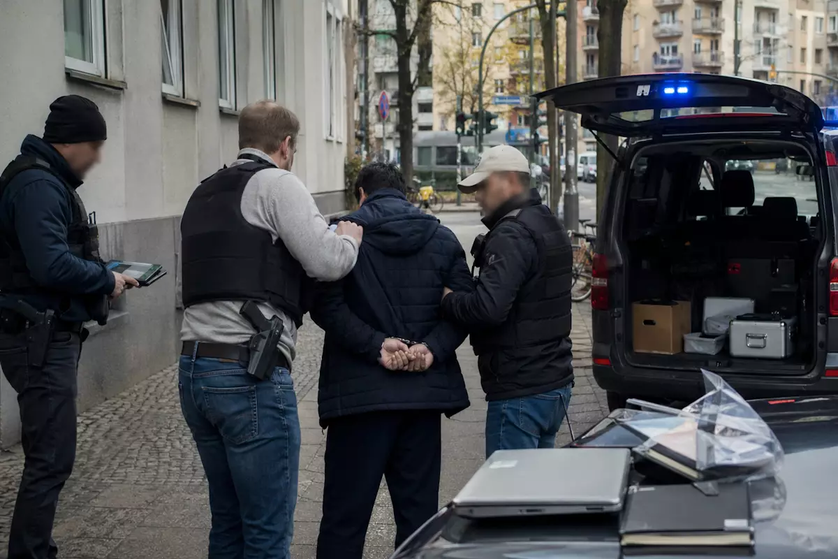 Казахстанца задержали в Германии по подозрению в работе на российскую разведку